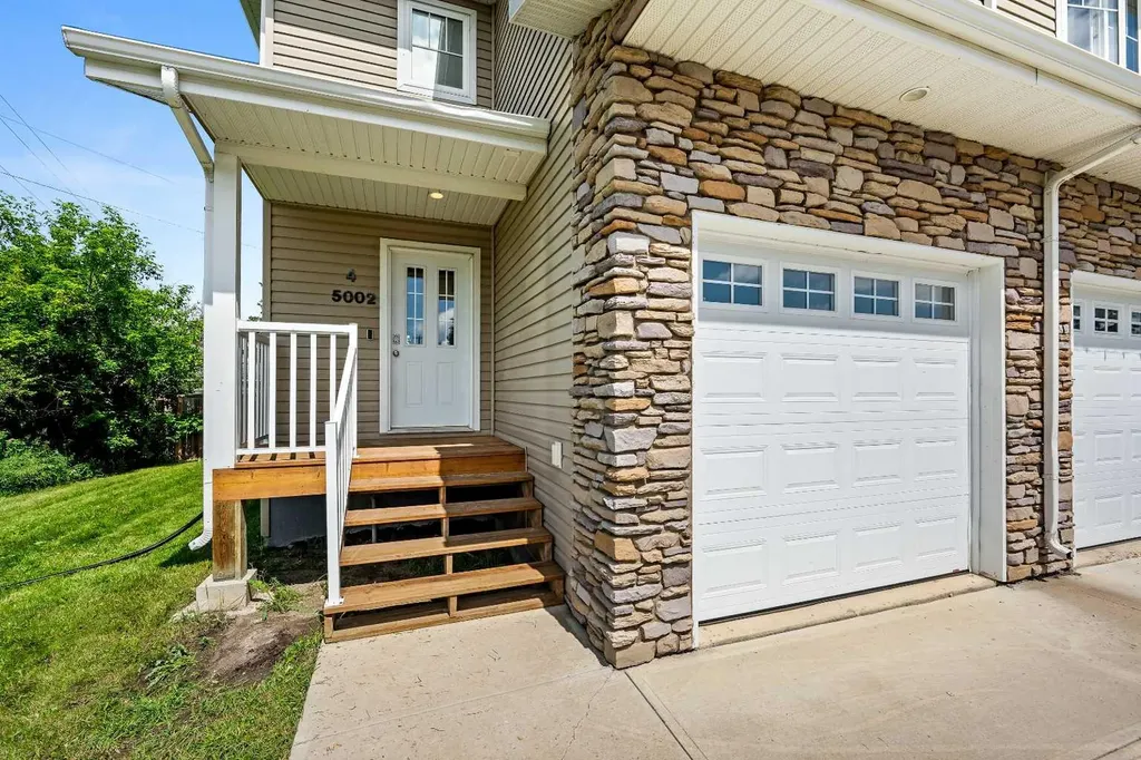 5002 51 Avenue Blackfoot AB T0B 0L0
