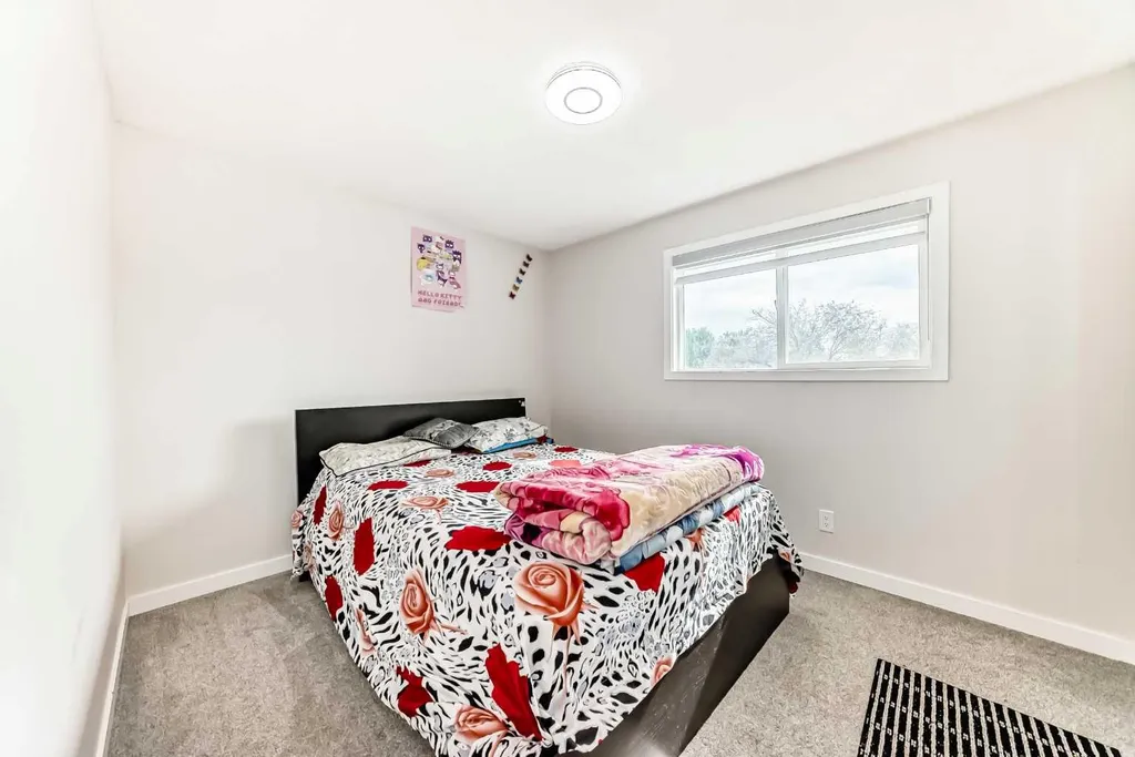6712 23 Avenue NE Calgary AB T1Y1V4