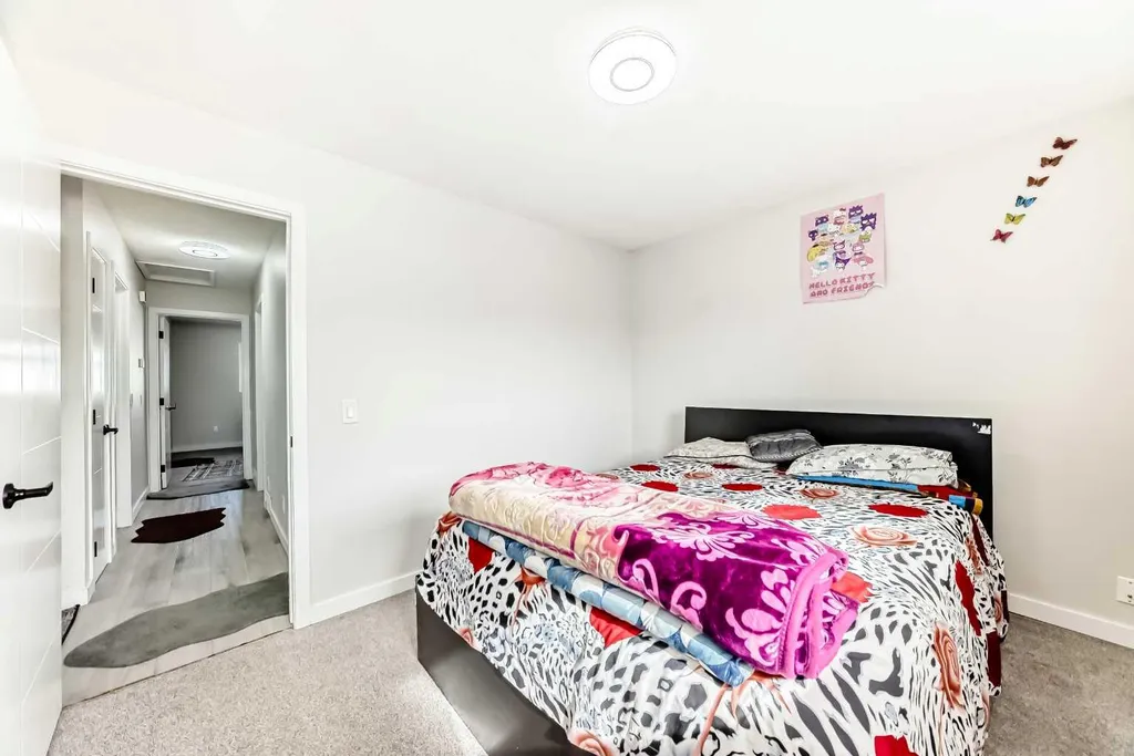 6712 23 Avenue NE Calgary AB T1Y1V4
