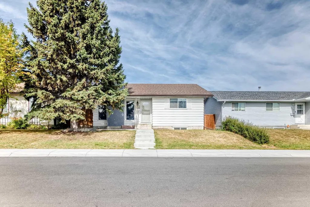 6712 23 Avenue NE Calgary AB T1Y1V4