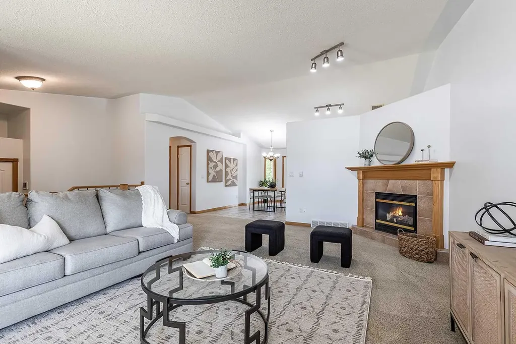 213 Sunrise Circle SW Medicine Hat AB T1B 4N9