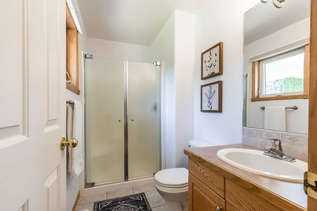 213 Sunrise Circle SW Medicine Hat AB T1B 4N9