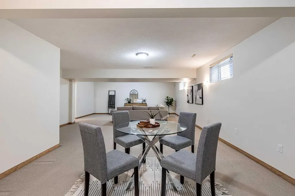 213 Sunrise Circle SW Medicine Hat AB T1B 4N9
