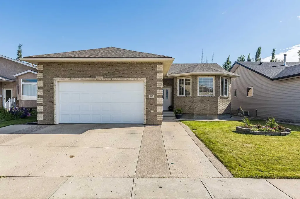213 Sunrise Circle SW Medicine Hat AB T1B 4N9