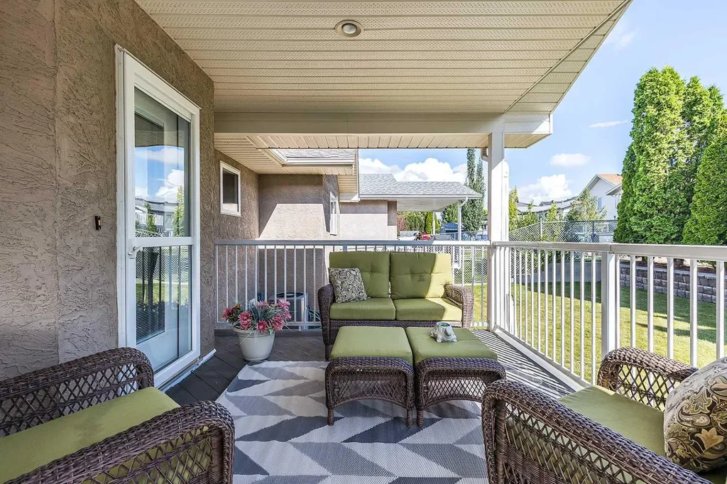 213 Sunrise Circle SW Medicine Hat AB T1B 4N9