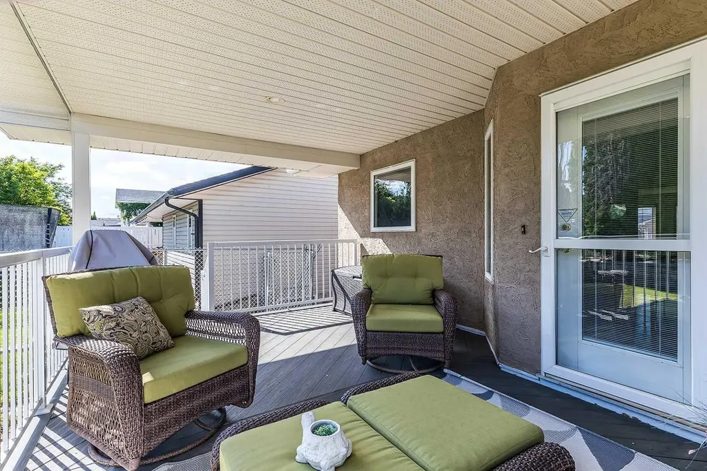 213 Sunrise Circle SW Medicine Hat AB T1B 4N9