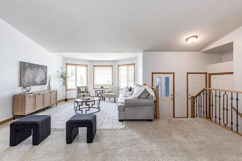 213 Sunrise Circle SW Medicine Hat AB T1B 4N9