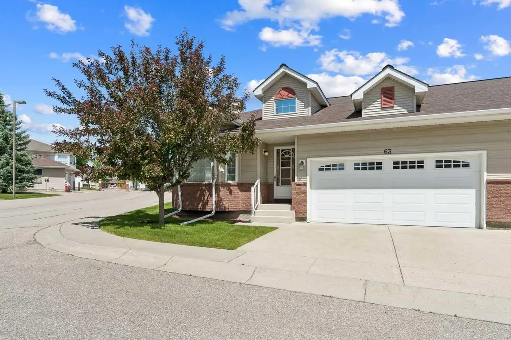 63 Scotia Landing NW Calgary AB T3L 2K2