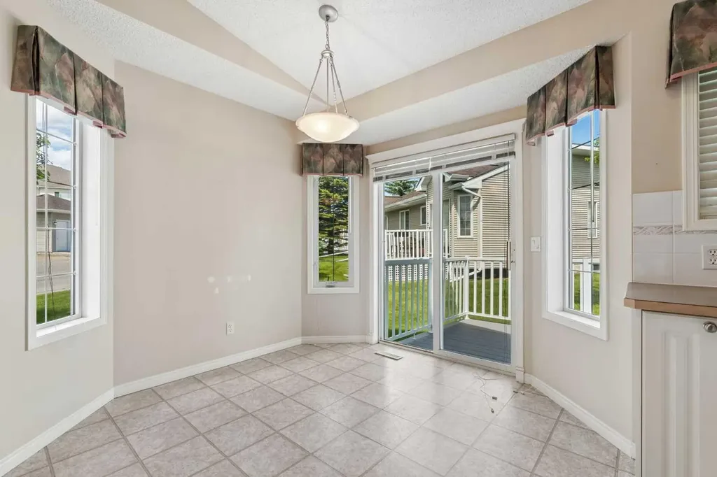 63 Scotia Landing NW Calgary AB T3L 2K2