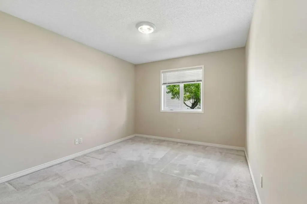 63 Scotia Landing NW Calgary AB T3L 2K2