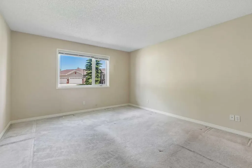 63 Scotia Landing NW Calgary AB T3L 2K2