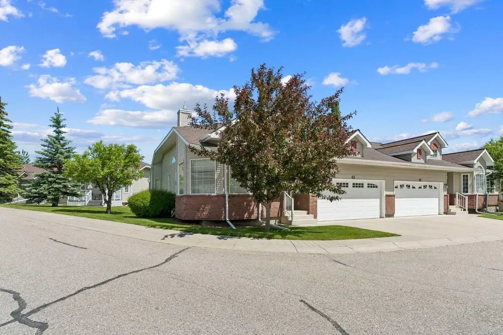 63 Scotia Landing NW Calgary AB T3L 2K2