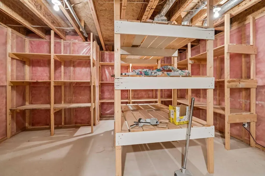 63 Scotia Landing NW Calgary AB T3L 2K2