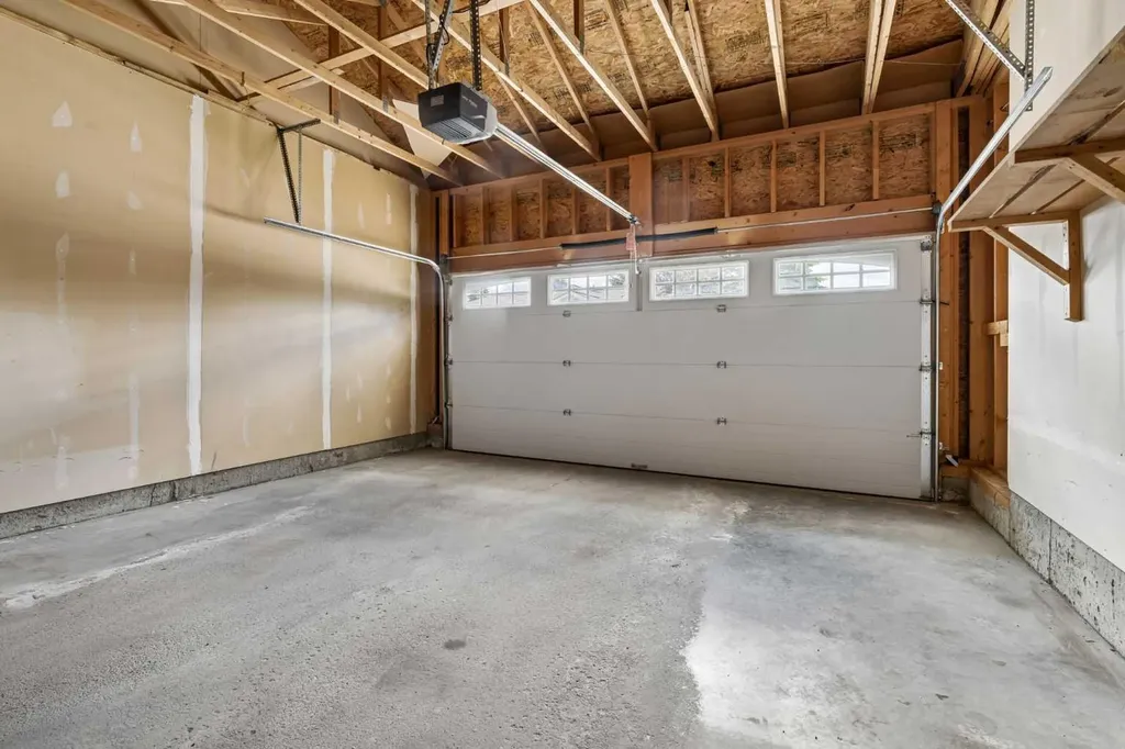 63 Scotia Landing NW Calgary AB T3L 2K2