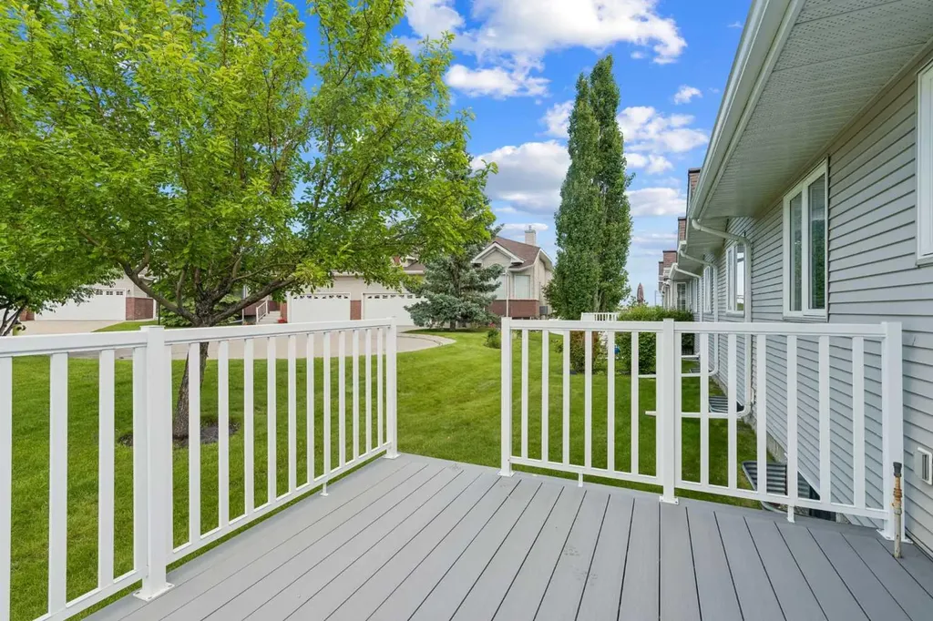 63 Scotia Landing NW Calgary AB T3L 2K2