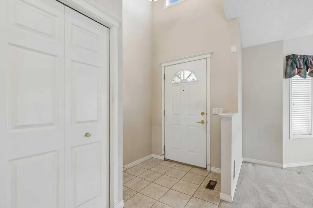 63 Scotia Landing NW Calgary AB T3L 2K2