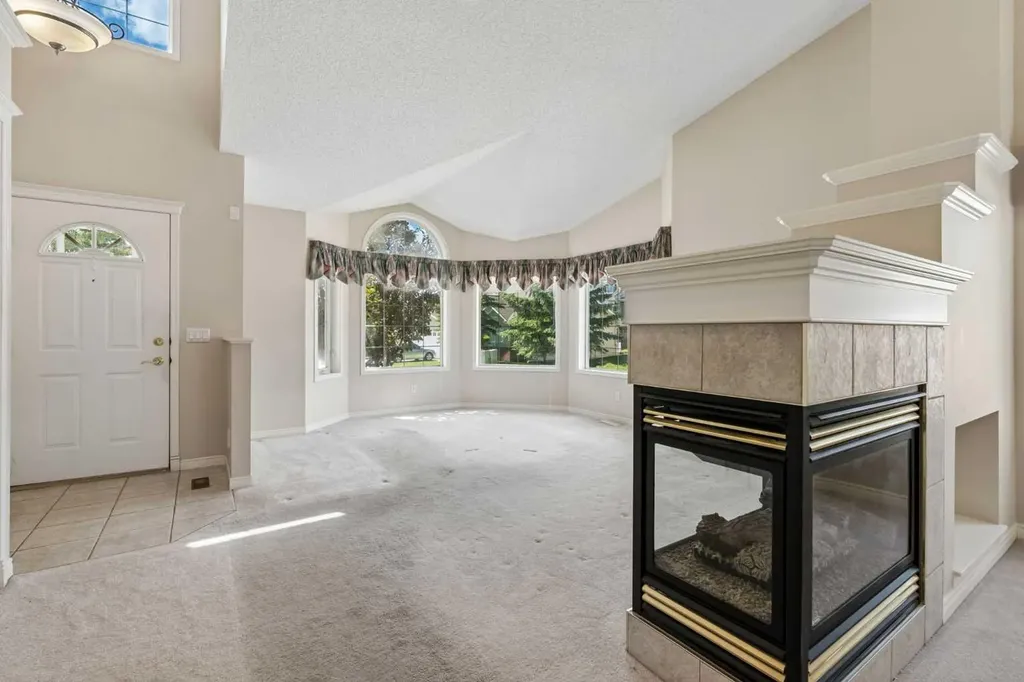 63 Scotia Landing NW Calgary AB T3L 2K2