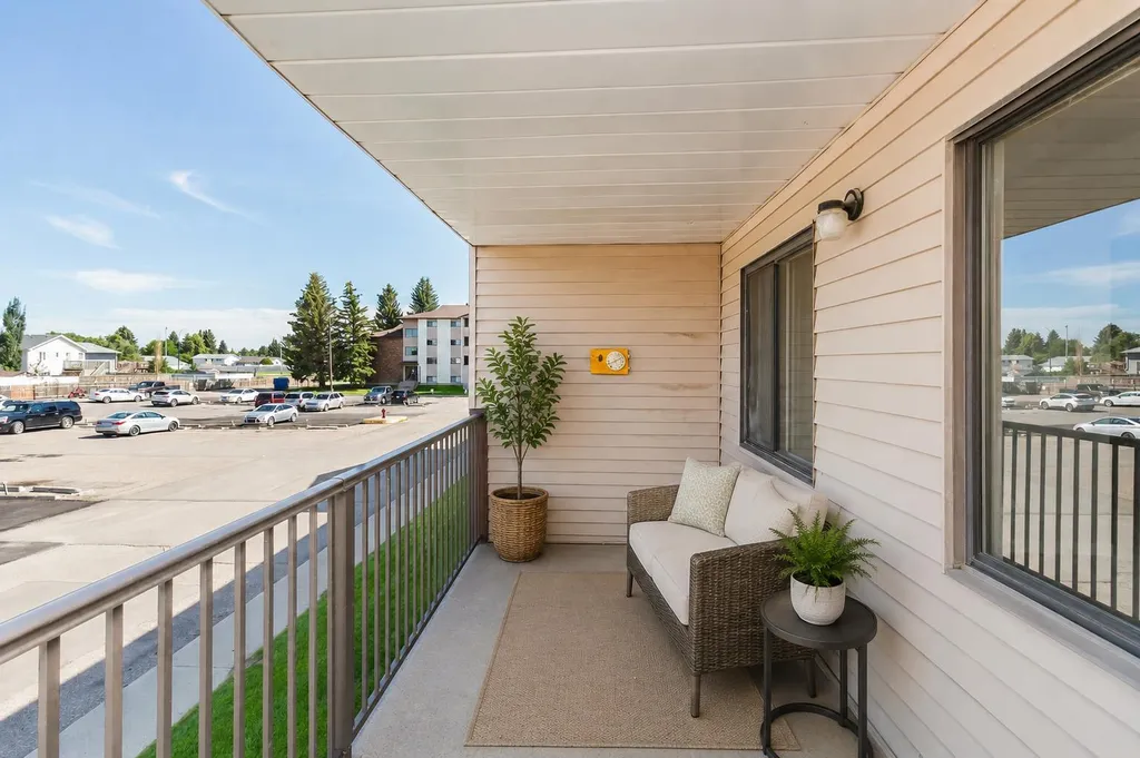 85 Foxbend Crescent Lethbridge AB T1H 5T4