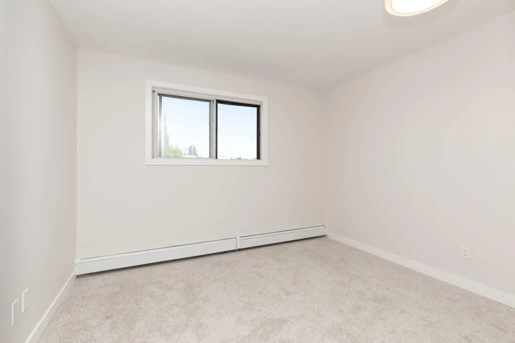 85 Foxbend Crescent Lethbridge AB T1H 5T4