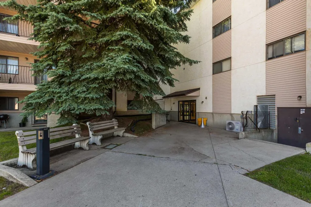 85 Foxbend Crescent Lethbridge AB T1H 5T4