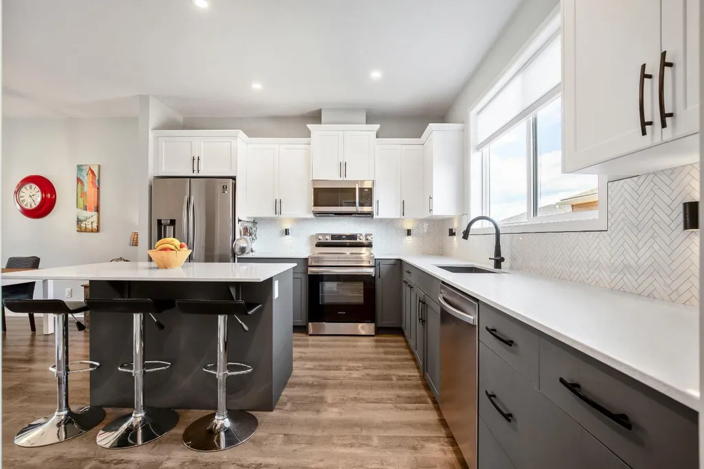 30 Wolf Crescent Okotoks AB T1S 5V2