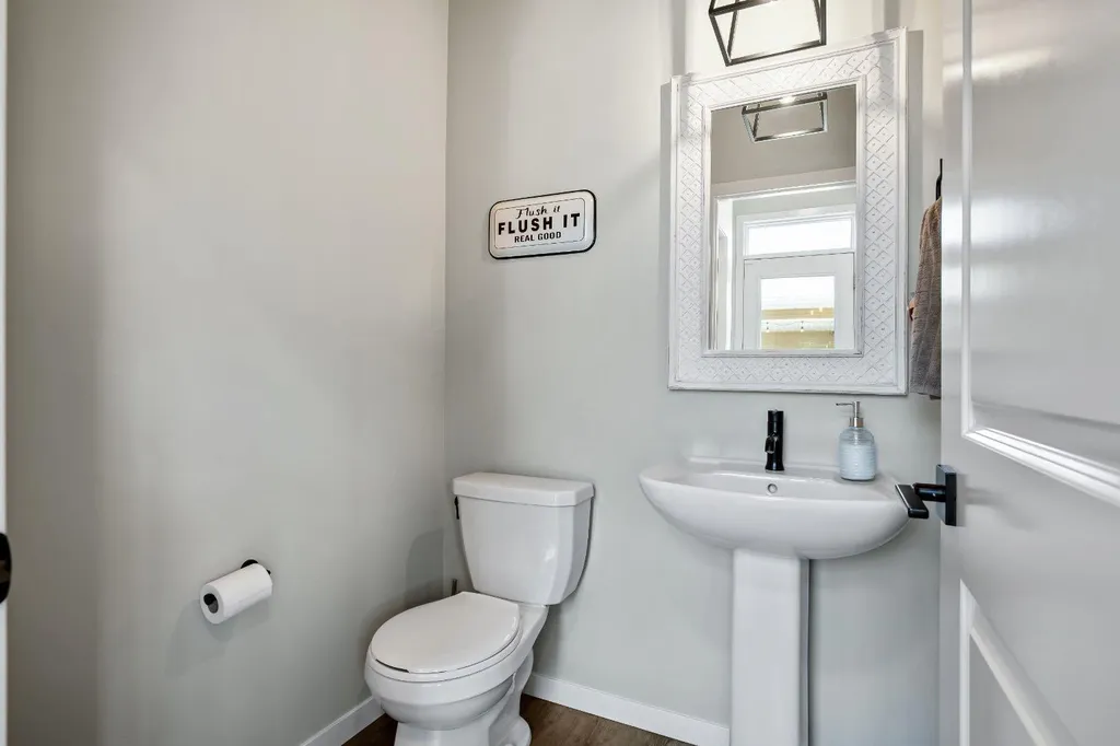 30 Wolf Crescent Okotoks AB T1S 5V2