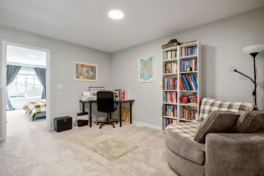 30 Wolf Crescent Okotoks AB T1S 5V2