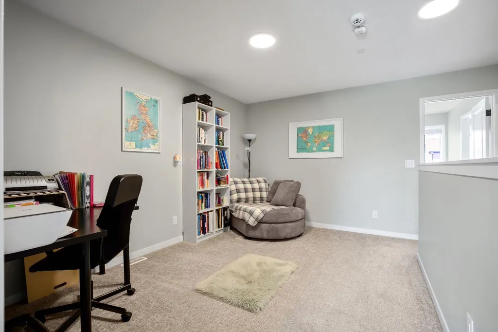 30 Wolf Crescent Okotoks AB T1S 5V2