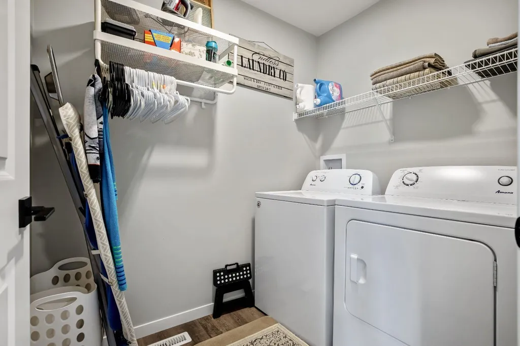 30 Wolf Crescent Okotoks AB T1S 5V2