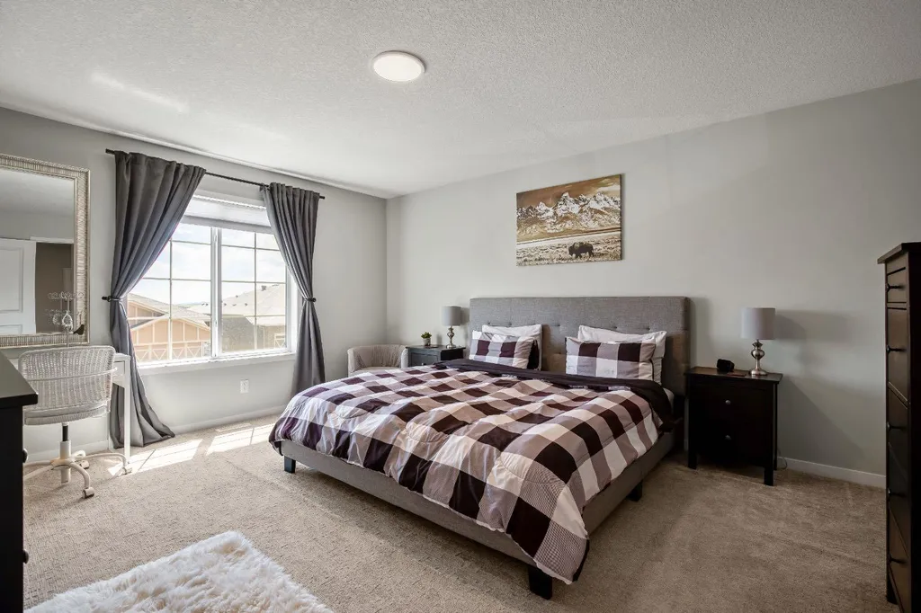 30 Wolf Crescent Okotoks AB T1S 5V2