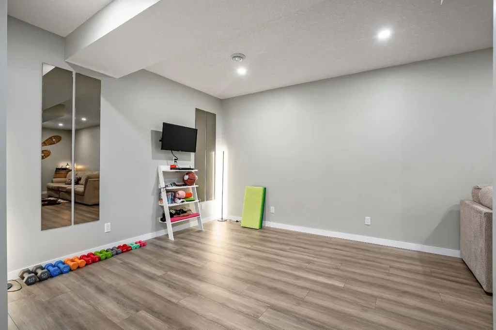 30 Wolf Crescent Okotoks AB T1S 5V2