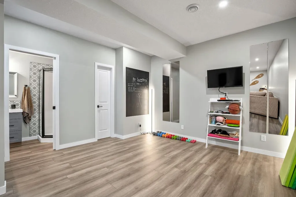 30 Wolf Crescent Okotoks AB T1S 5V2