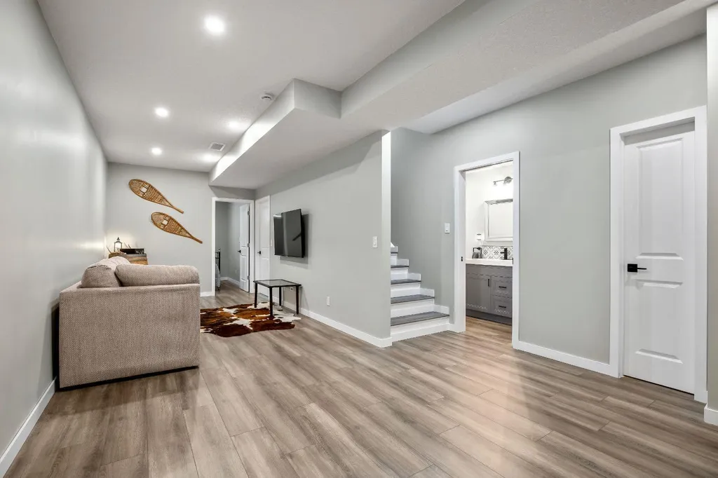 30 Wolf Crescent Okotoks AB T1S 5V2