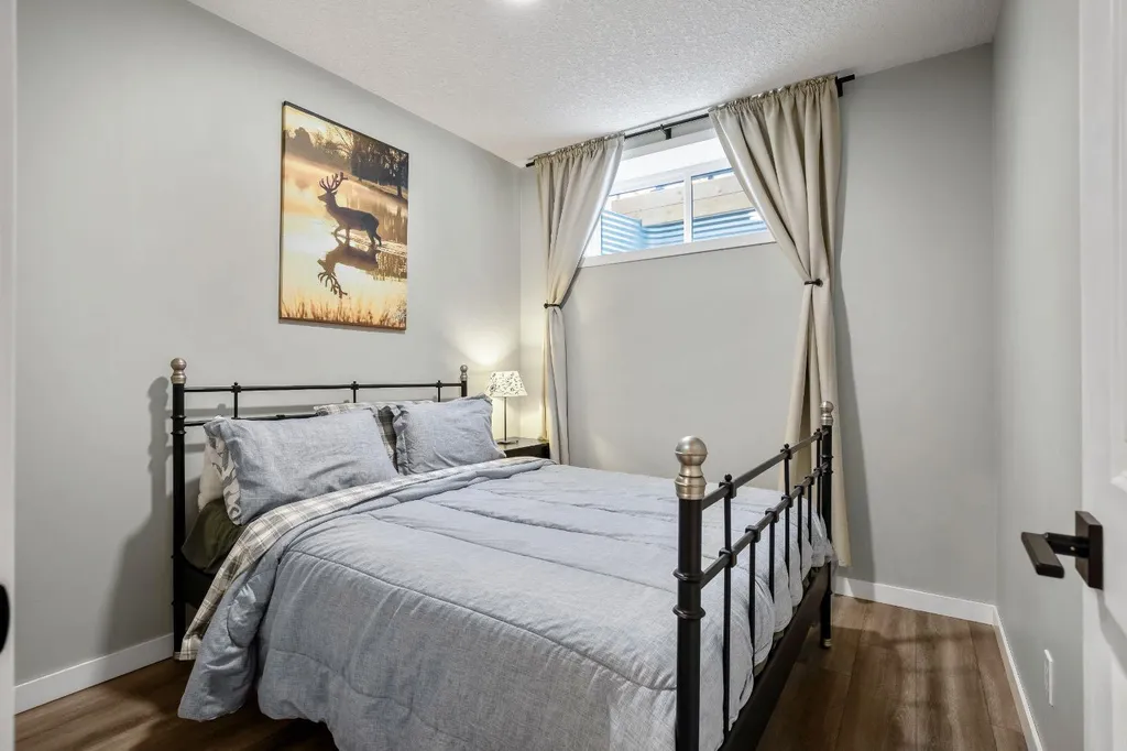 30 Wolf Crescent Okotoks AB T1S 5V2