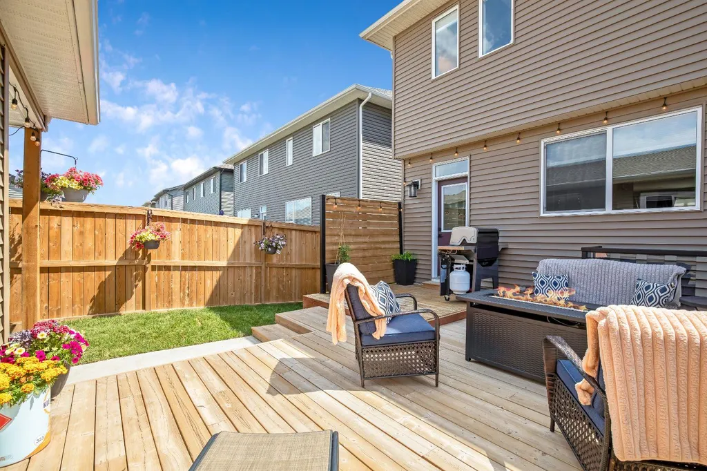 30 Wolf Crescent Okotoks AB T1S 5V2