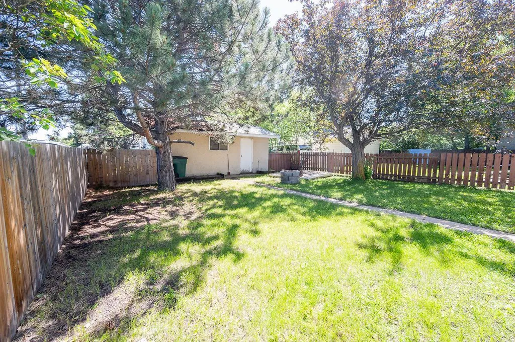 4241 41 Avenue Red Deer AB T4N 2Y1