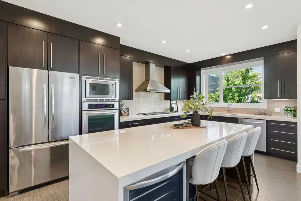 1711 27 Street SW Calgary AB T3C 1L6