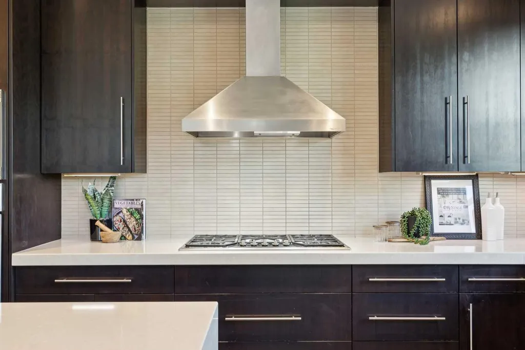 1711 27 Street SW Calgary AB T3C 1L6