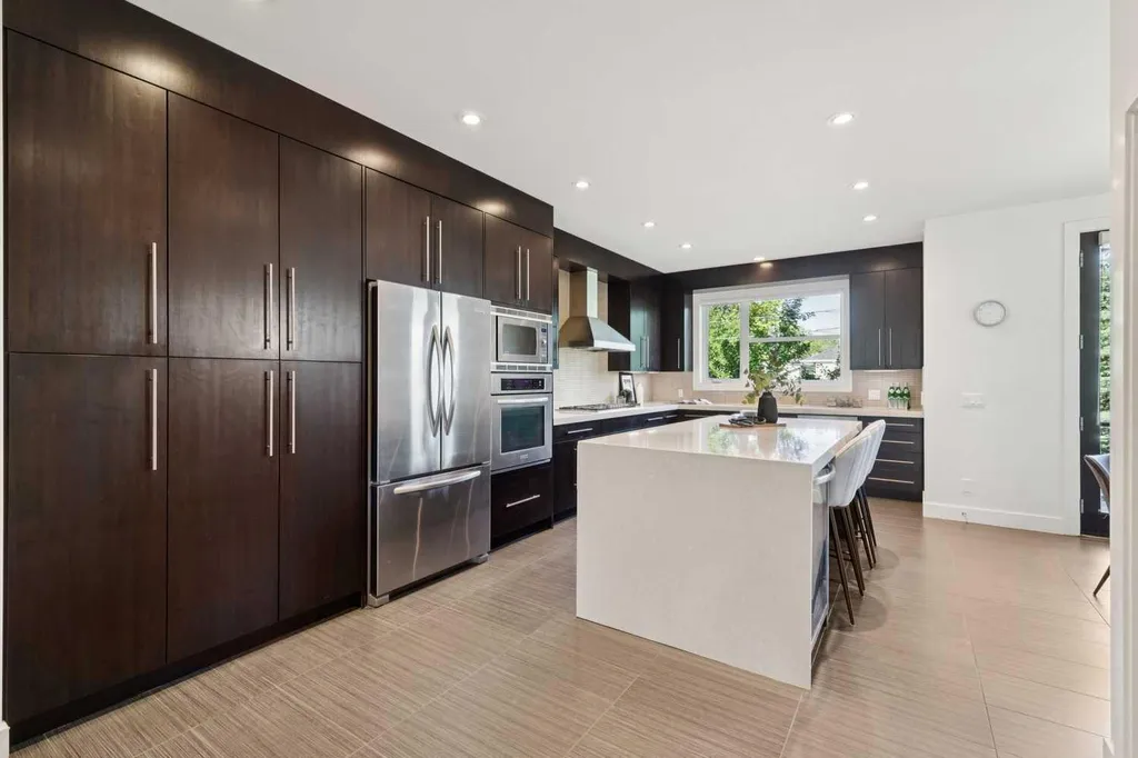 1711 27 Street SW Calgary AB T3C 1L6