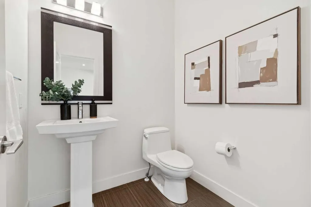 1711 27 Street SW Calgary AB T3C 1L6