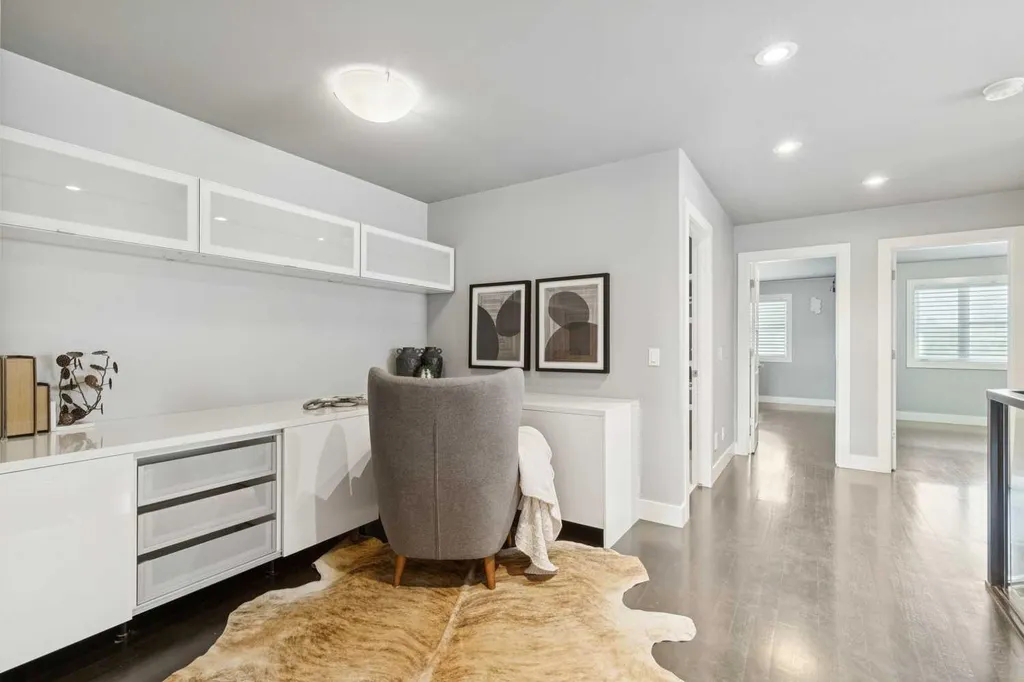 1711 27 Street SW Calgary AB T3C 1L6