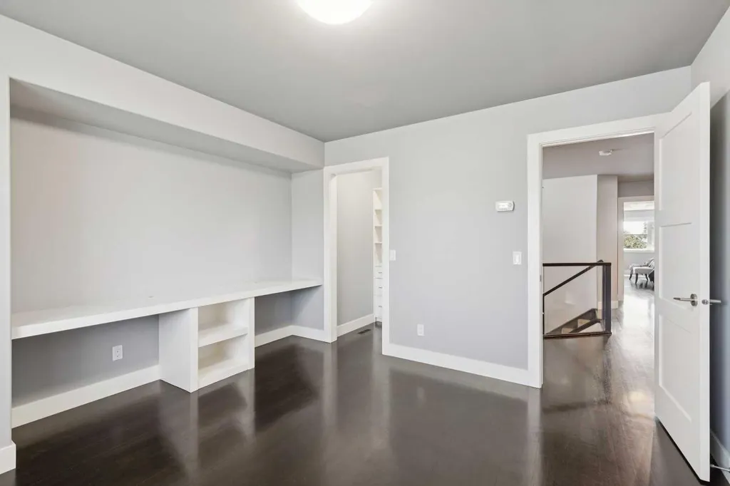 1711 27 Street SW Calgary AB T3C 1L6