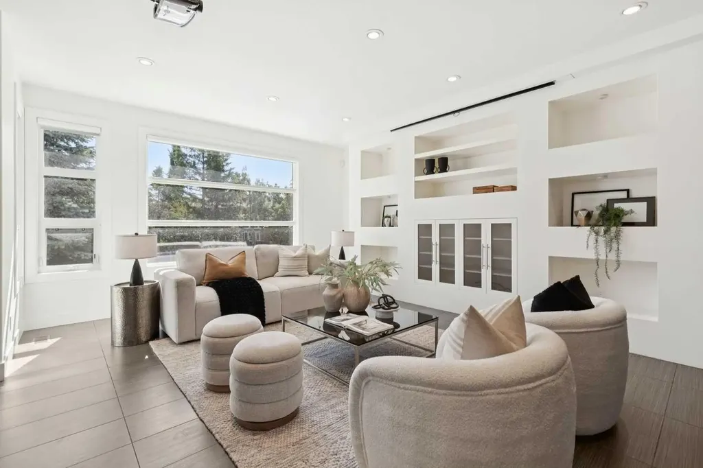 1711 27 Street SW Calgary AB T3C 1L6