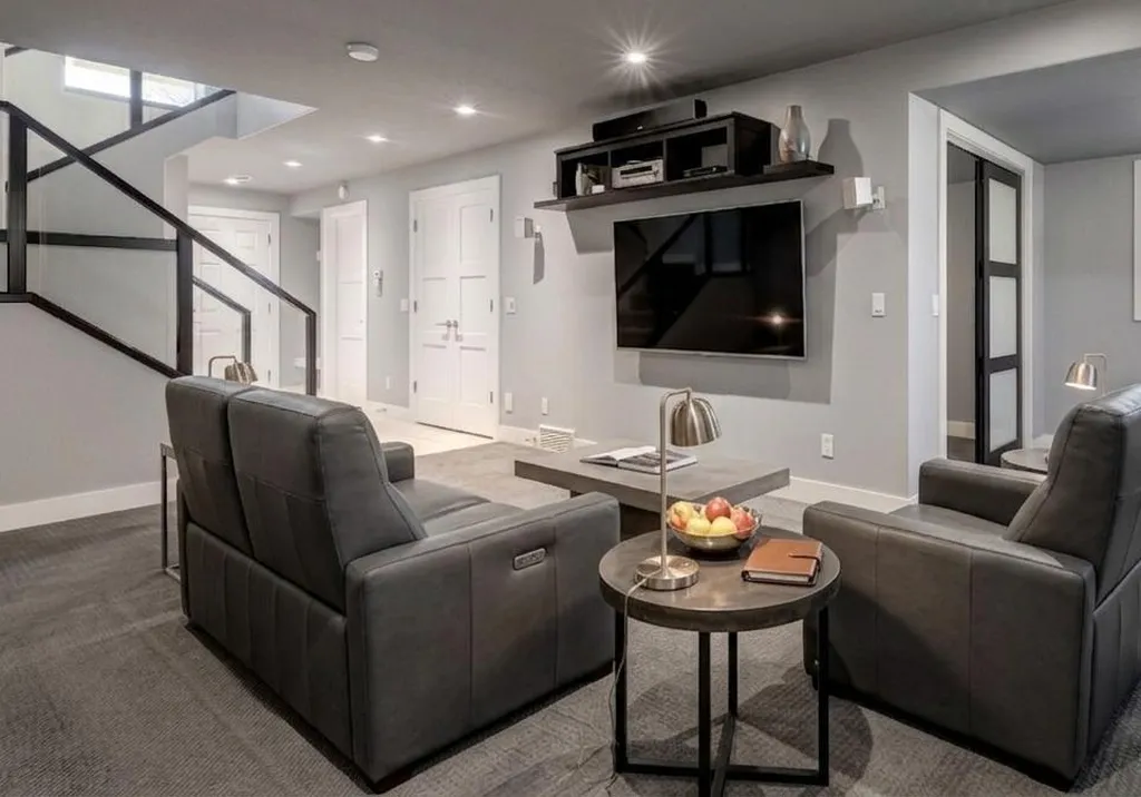 1711 27 Street SW Calgary AB T3C 1L6