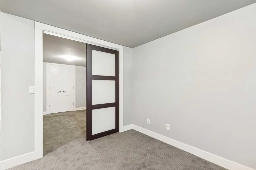 1711 27 Street SW Calgary AB T3C 1L6
