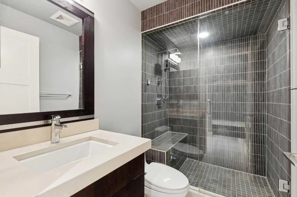 1711 27 Street SW Calgary AB T3C 1L6