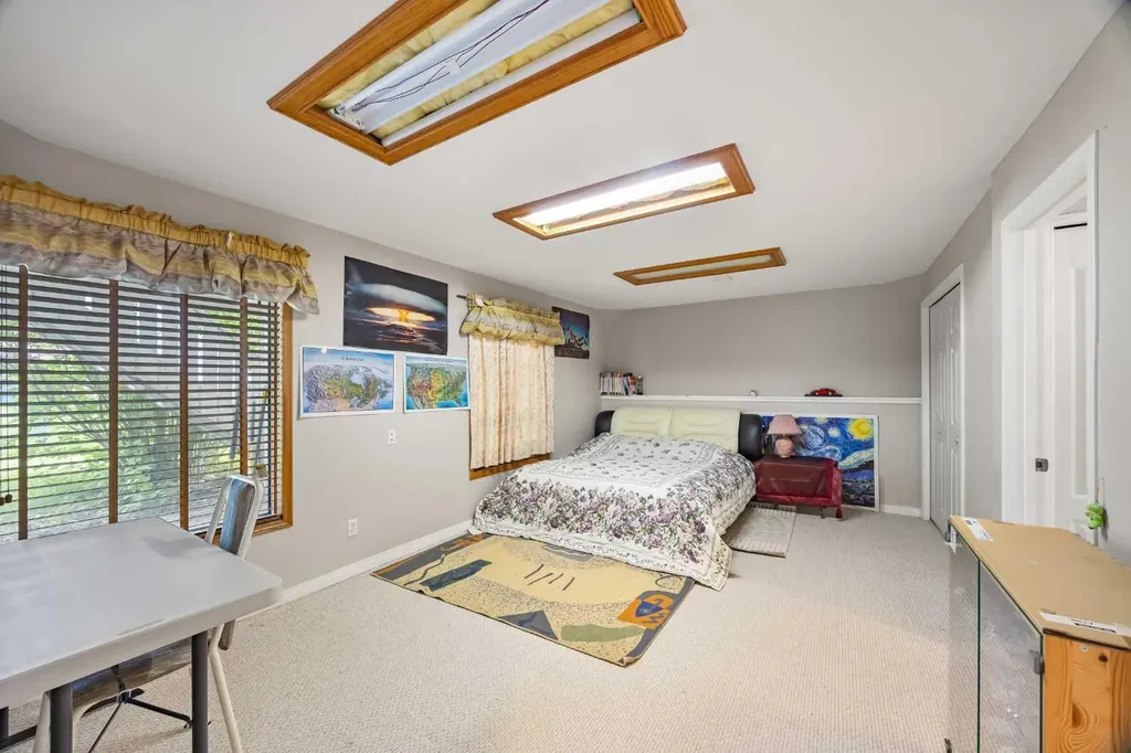 107 Hampshire Close NW Calgary AB T3A 4X9