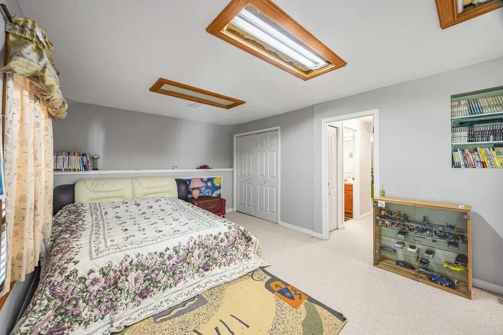 107 Hampshire Close NW Calgary AB T3A 4X9