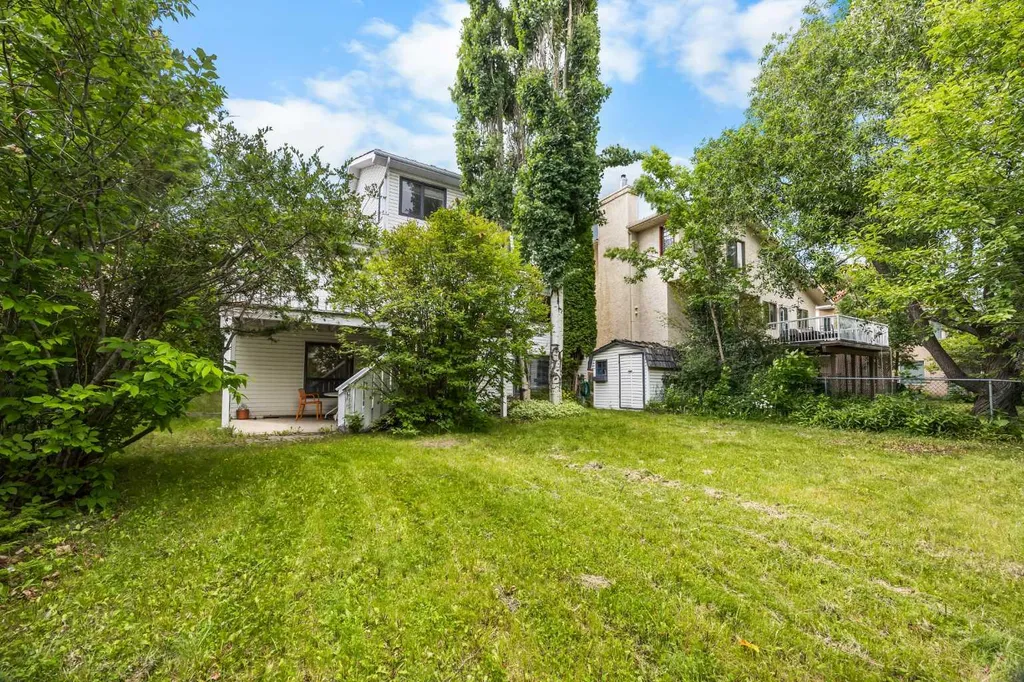 107 Hampshire Close NW Calgary AB T3A 4X9