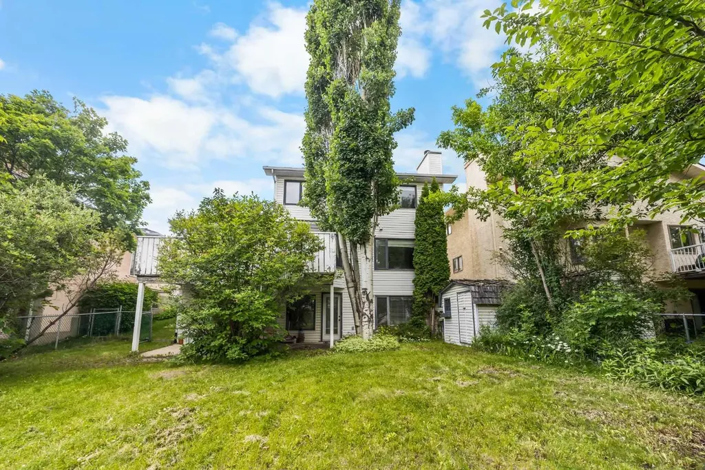 107 Hampshire Close NW Calgary AB T3A 4X9